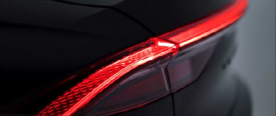 자동차 전문 인터넷사이트 보배드림에 게재된 현대자동차 더 뉴 그랜저 후면부.   보배드림 게시글 갈무리